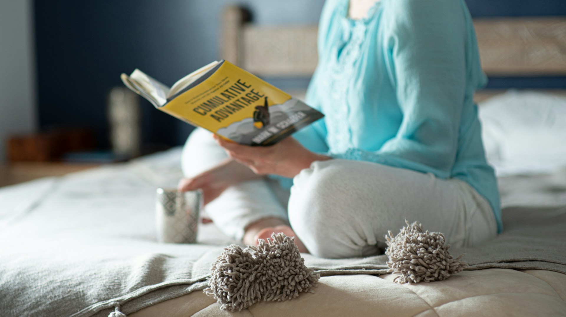 chocolate caliente y manta